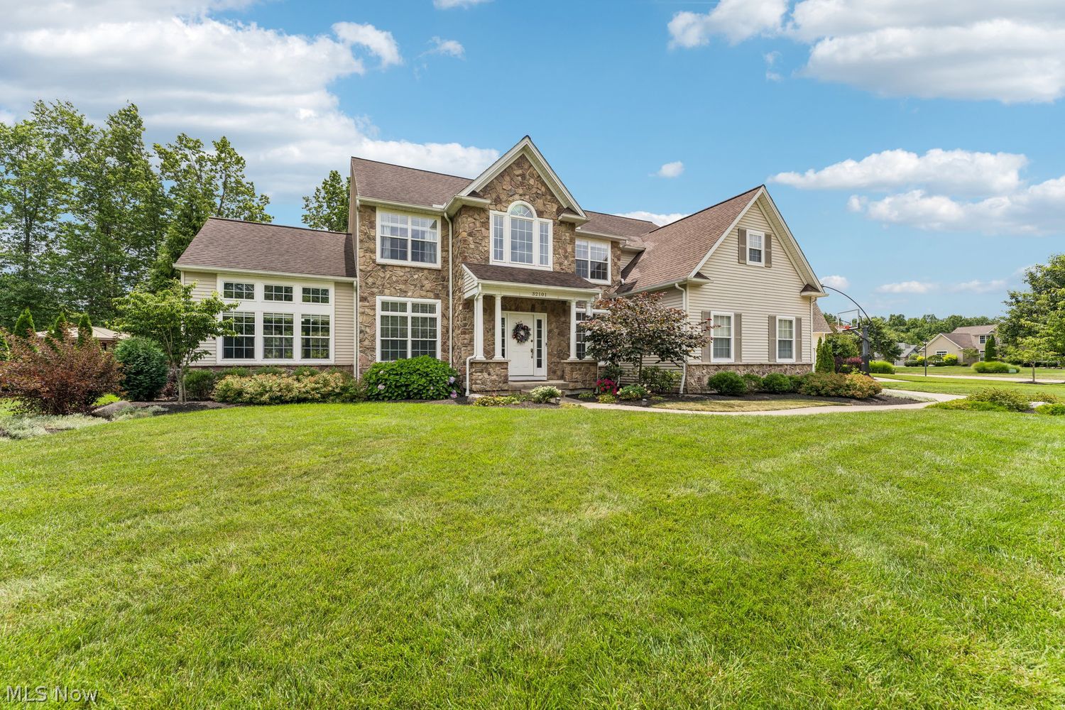 32101 Ventanas Circle Avon Lake OH 44012