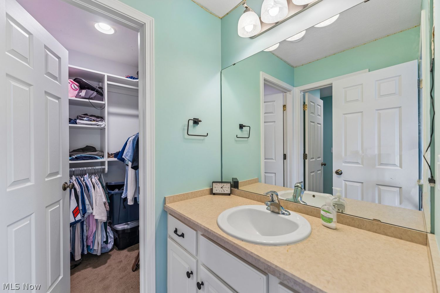 32101 Ventanas Circle Avon Lake OH 44012