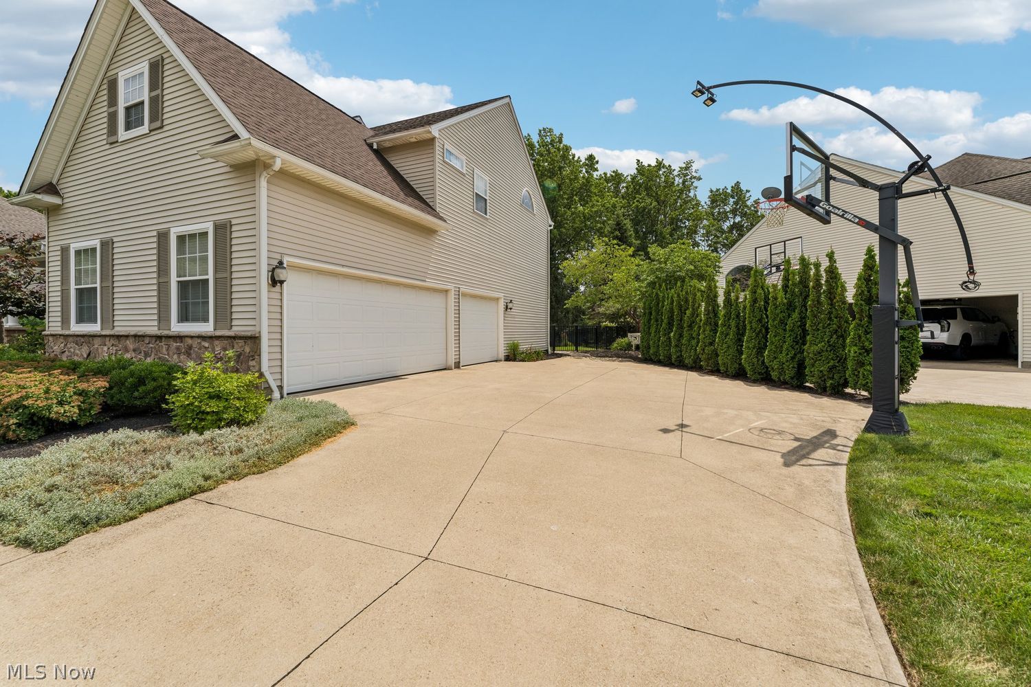 32101 Ventanas Circle Avon Lake OH 44012