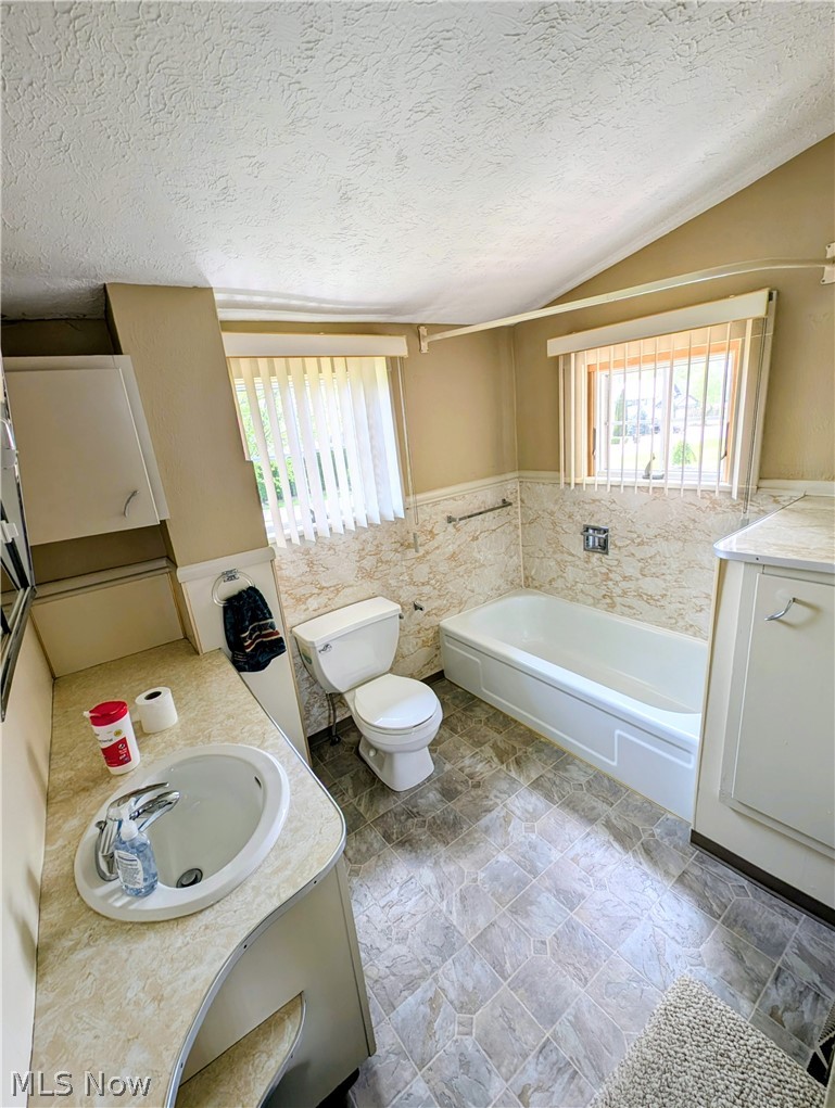 17991 Mahoning Avenue Lake Milton OH 44429