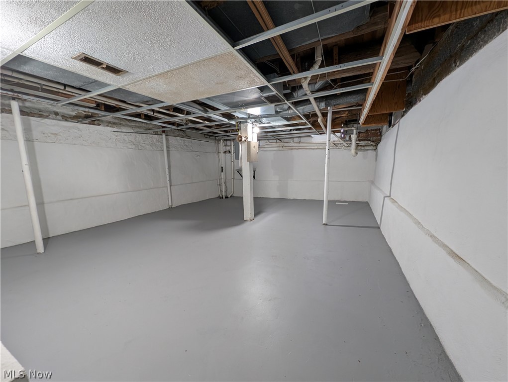 17991 Mahoning Avenue Lake Milton OH 44429