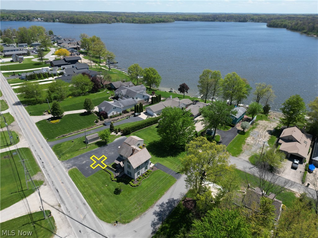 17991 Mahoning Avenue Lake Milton OH 44429