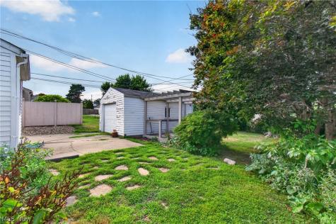 1611 32nd Street NE Canton OH 44714