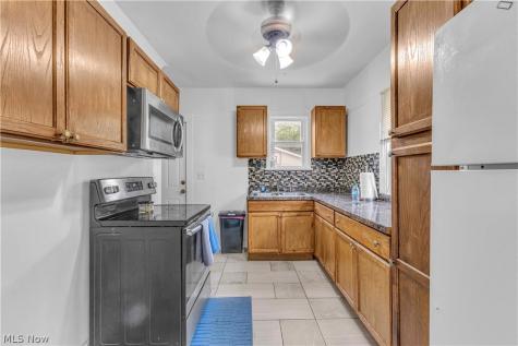 5821 Merkle Avenue Parma OH 44129
