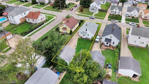 5821 Merkle Avenue Parma OH 44129