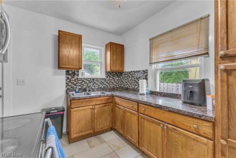 5821 Merkle Avenue Parma OH 44129