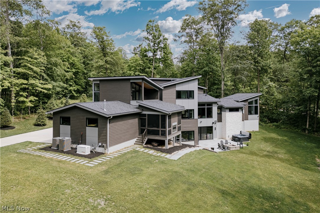 8070 Tulip Lane Chagrin Falls OH 44023