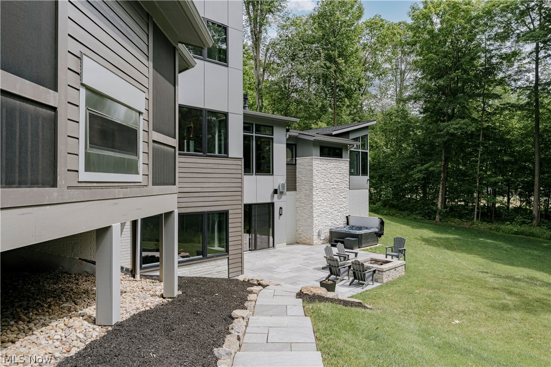 8070 Tulip Lane Chagrin Falls OH 44023
