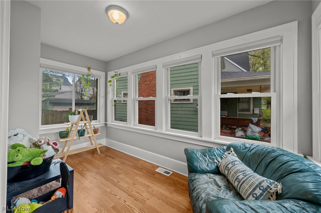 3273 Meadowbrook Boulevard Cleveland Heights OH 44118