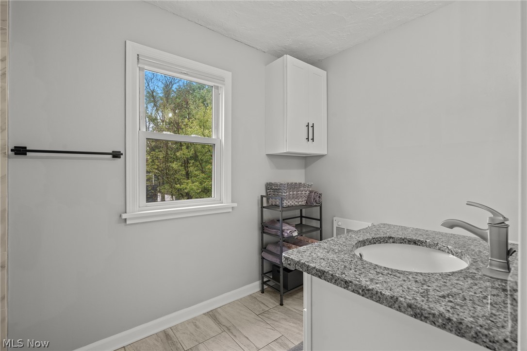 3273 Meadowbrook Boulevard Cleveland Heights OH 44118