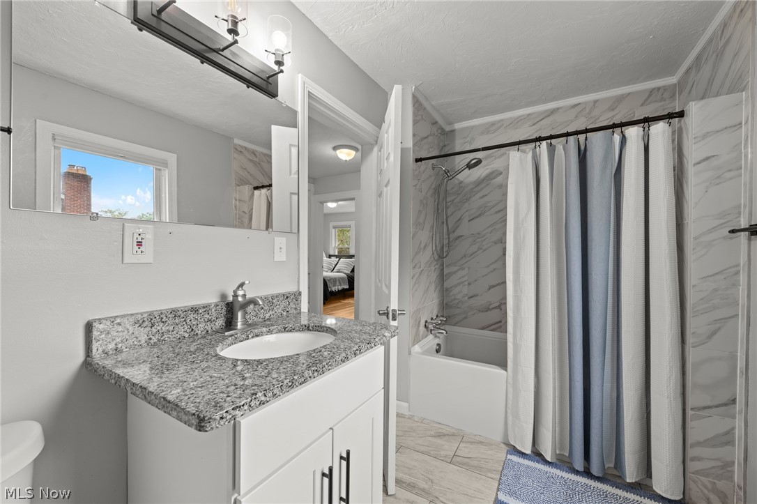 3273 Meadowbrook Boulevard Cleveland Heights OH 44118