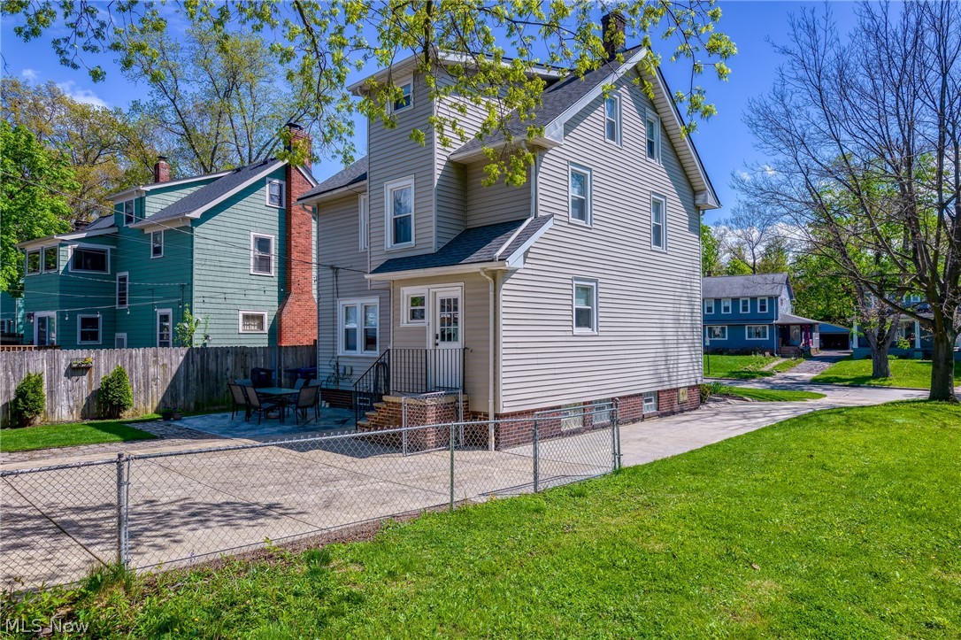 3273 Meadowbrook Boulevard Cleveland Heights OH 44118