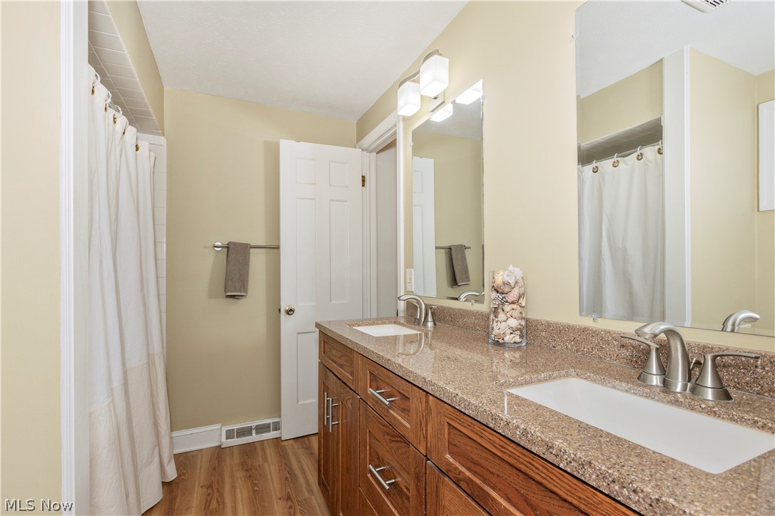 75 Maple Hill Drive Chagrin Falls OH 44022