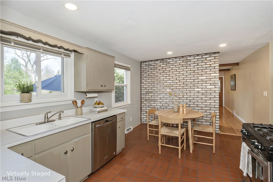 75 Maple Hill Drive Chagrin Falls OH 44022