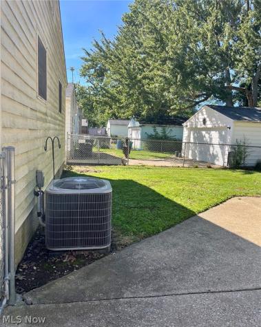 560 Baldwin Avenue Elyria OH 44035