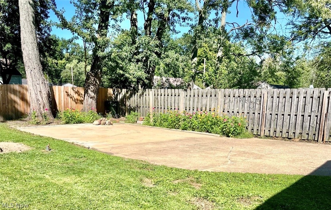 560 Baldwin Avenue Elyria OH 44035
