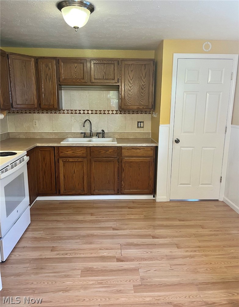 560 Baldwin Avenue Elyria OH 44035