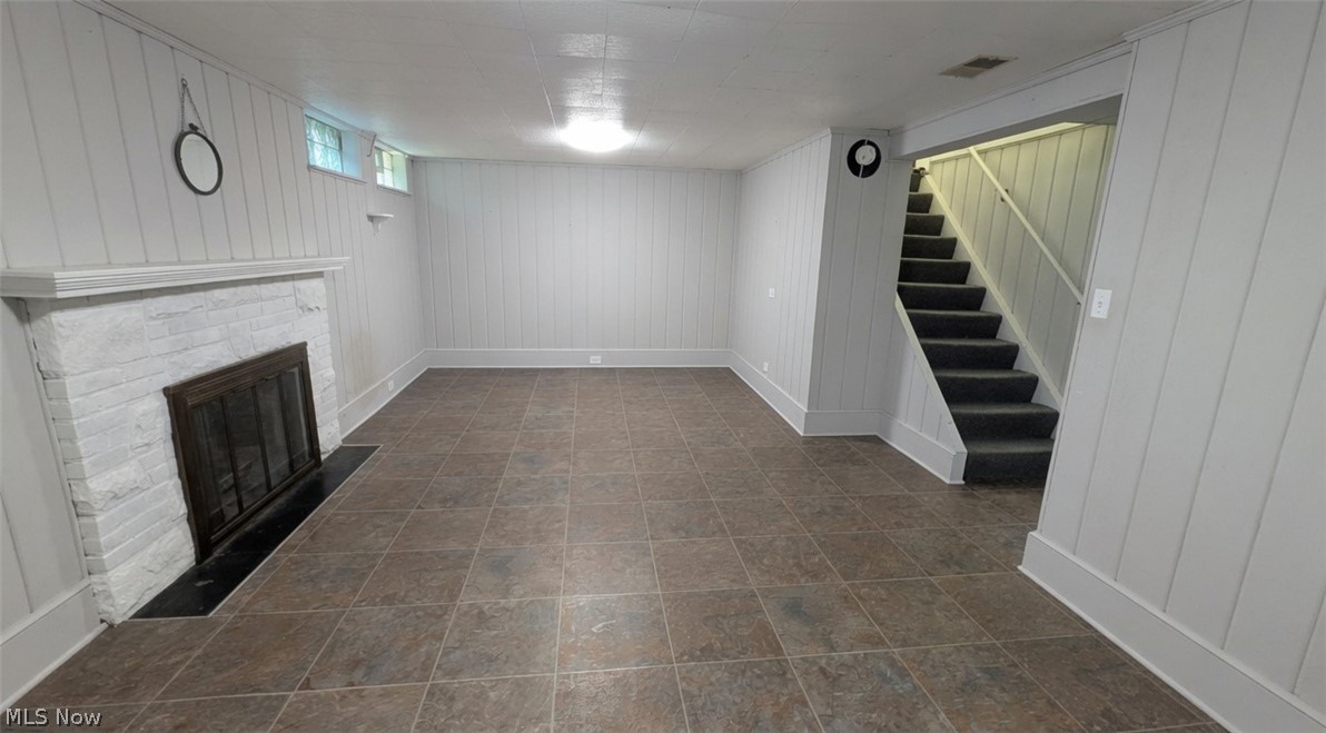 16725 Bradgate Avenue Cleveland OH 44111
