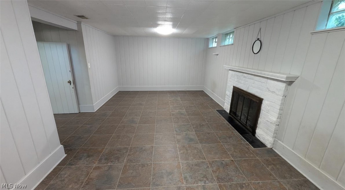 16725 Bradgate Avenue Cleveland OH 44111