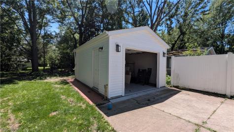 16725 Bradgate Avenue Cleveland OH 44111