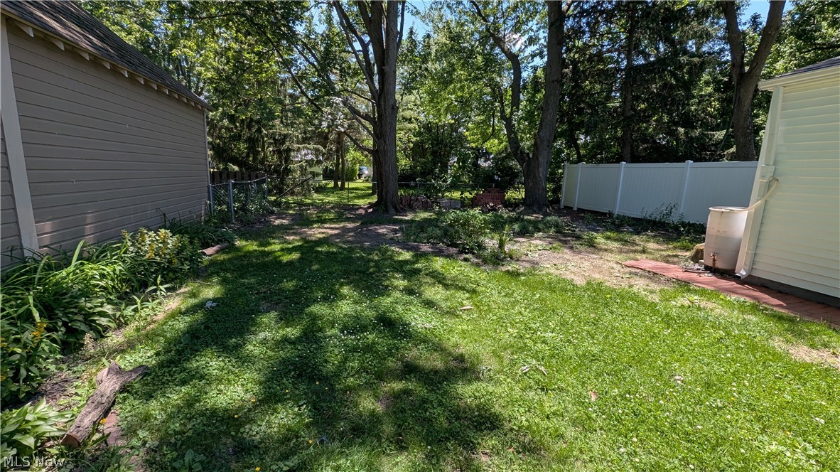 16725 Bradgate Avenue Cleveland OH 44111