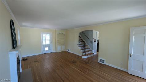 16725 Bradgate Avenue Cleveland OH 44111
