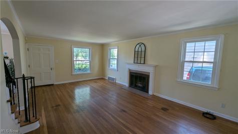16725 Bradgate Avenue Cleveland OH 44111