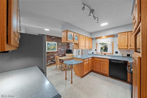 651 Ivywood Drive Tallmadge OH 44278