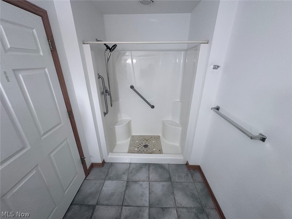417 Otis Court SE Girard OH 44420