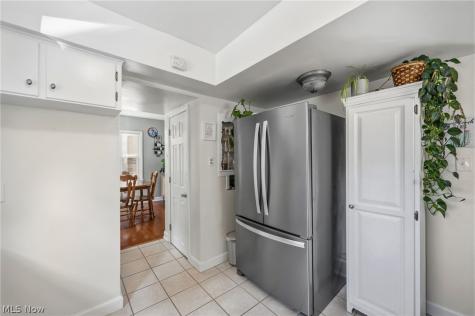 5120 Oakmont Drive Lyndhurst OH 44124