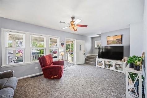 5120 Oakmont Drive Lyndhurst OH 44124