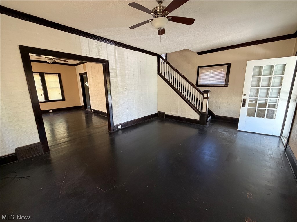 2071 Deanwood Street East Cleveland OH 44112