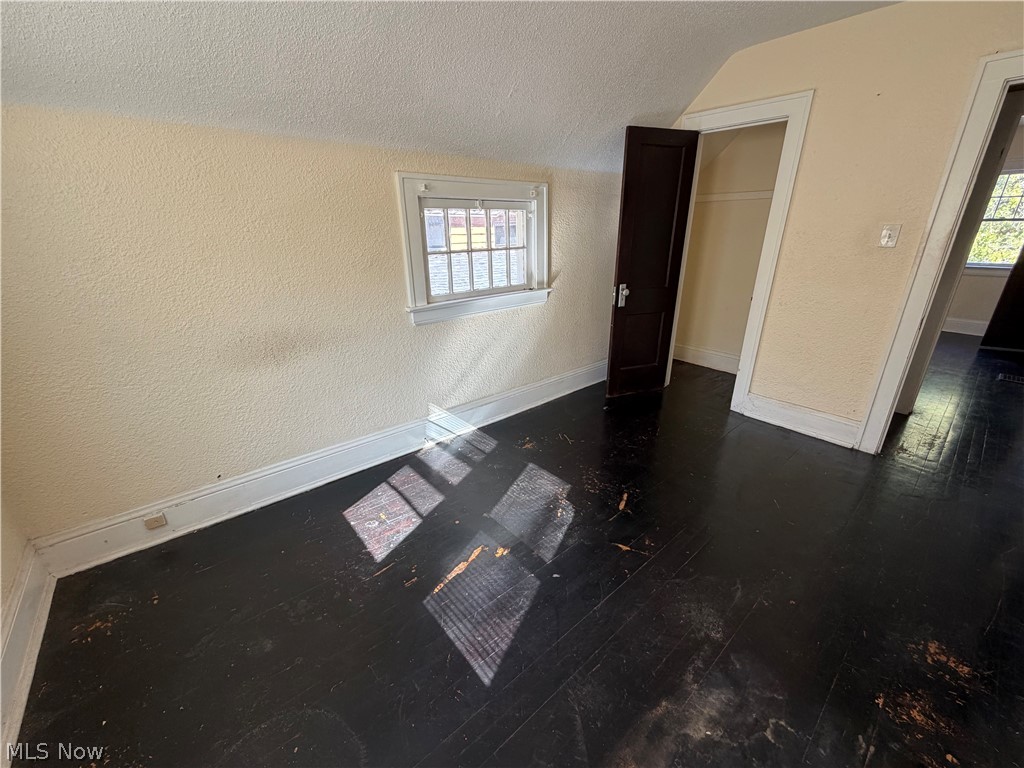 2071 Deanwood Street East Cleveland OH 44112