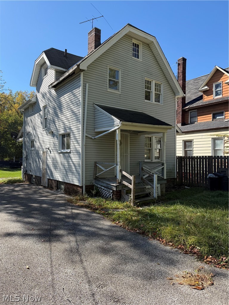 2071 Deanwood Street East Cleveland OH 44112