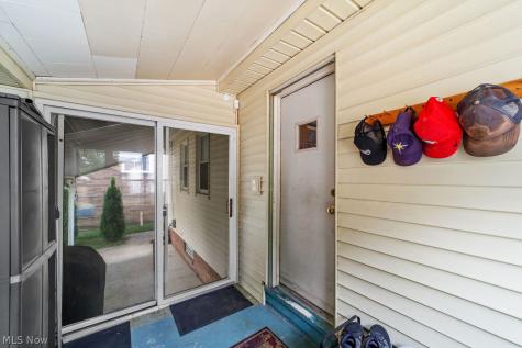 3214 Commonwealth Drive Cleveland OH 44134