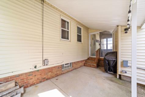 3214 Commonwealth Drive Cleveland OH 44134