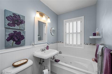 4576 Bentwood Drive Cleveland OH 44144