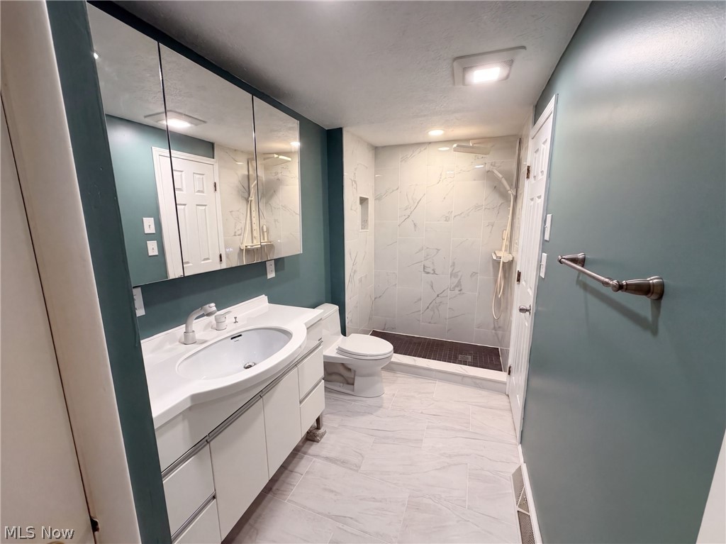 33170 Ledge Hill Drive Solon OH 44139