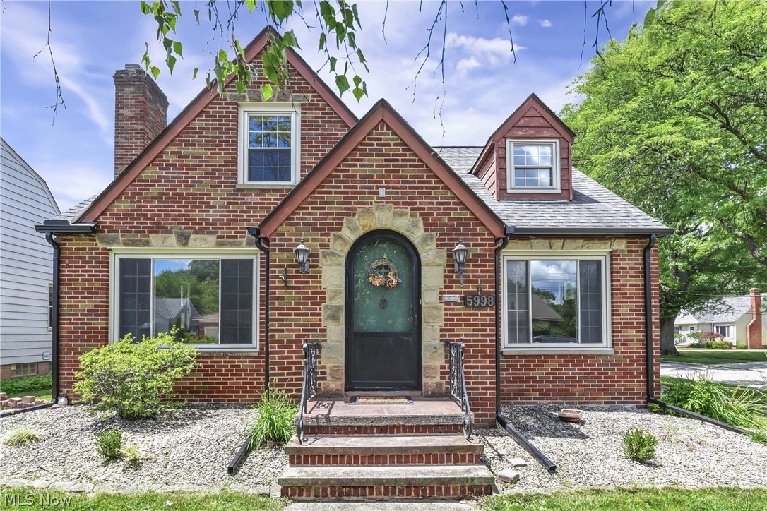 5998 Maplecliff Drive Parma Heights OH 44130