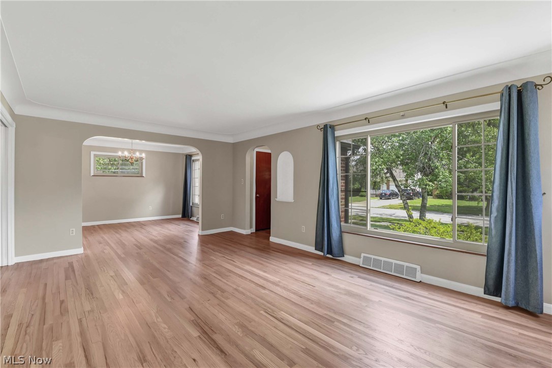 5998 Maplecliff Drive Parma Heights OH 44130