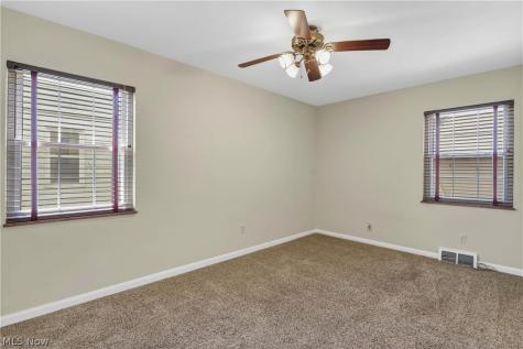 5998 Maplecliff Drive Parma Heights OH 44130