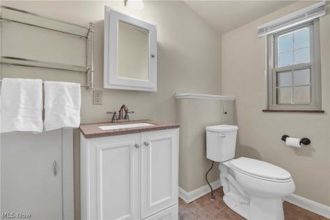 5998 Maplecliff Drive Parma Heights OH 44130