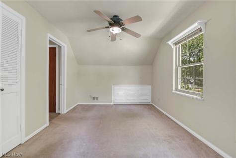 5998 Maplecliff Drive Parma Heights OH 44130