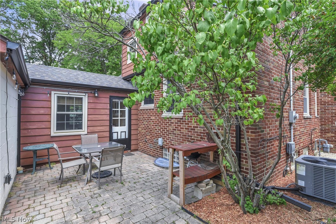 5998 Maplecliff Drive Parma Heights OH 44130