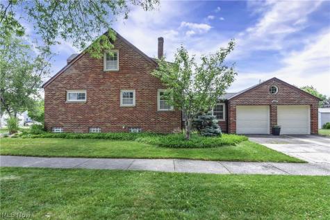 5998 Maplecliff Drive Parma Heights OH 44130
