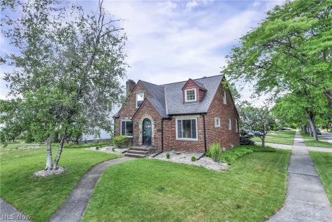 5998 Maplecliff Drive Parma Heights OH 44130