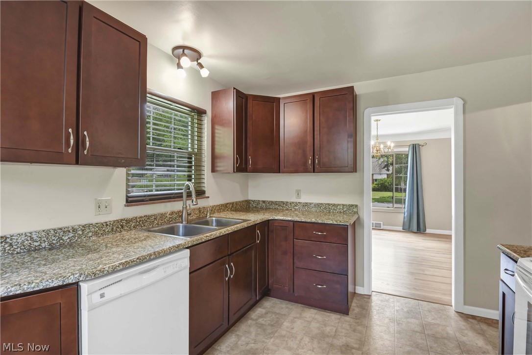5998 Maplecliff Drive Parma Heights OH 44130