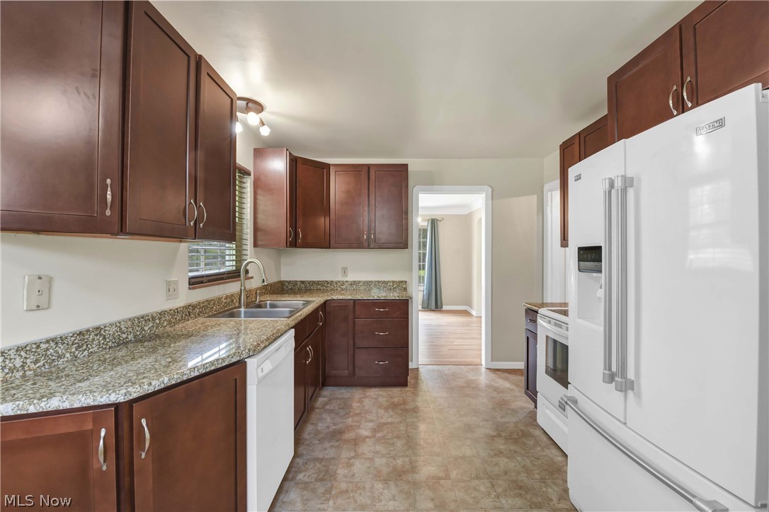 5998 Maplecliff Drive Parma Heights OH 44130