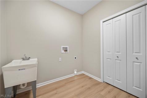 111 Brunswick Drive Elyria OH 44035