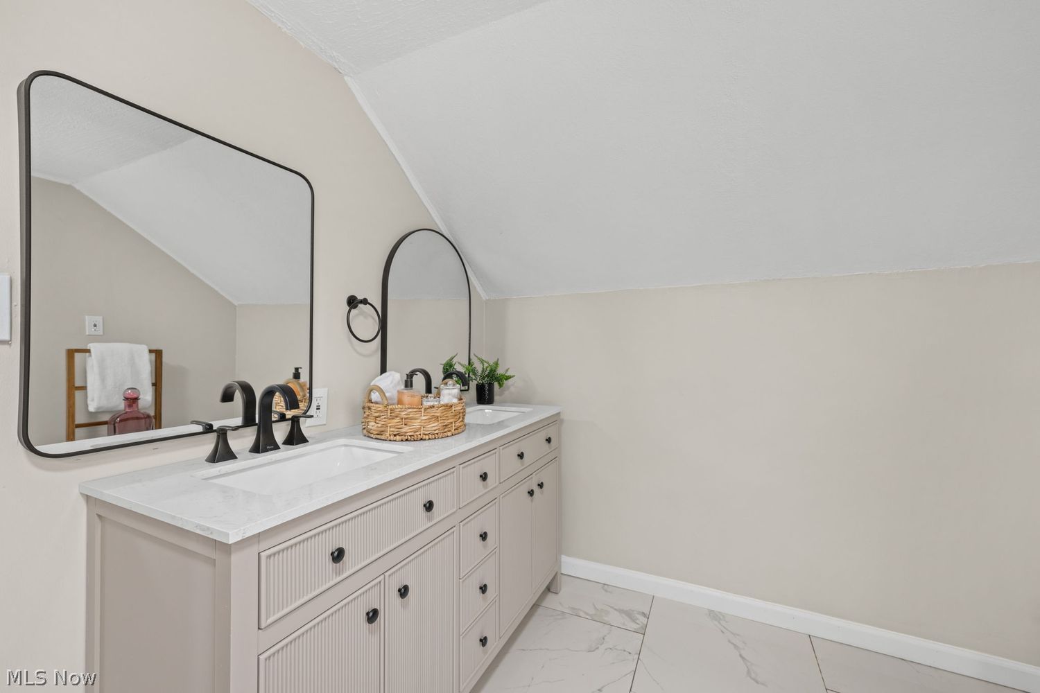 4198 Wyncote Road South Euclid OH 44121